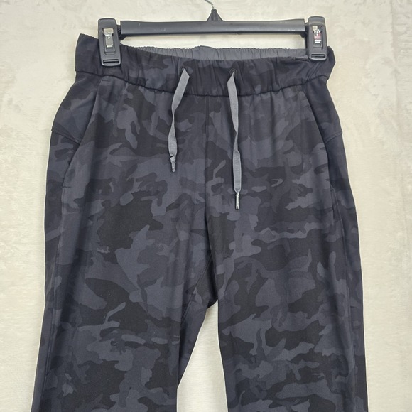 Lululemon On The Fly Pant *28" Incognito Camo Multi Grey / Coal Size‎ 2 $98 - Picture 2 of 13